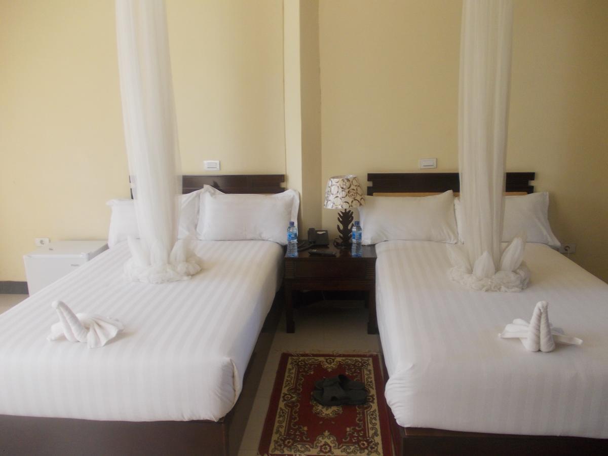 Asinuara Hotel บาเฮอร์ดาร์ ภายนอก รูปภาพ