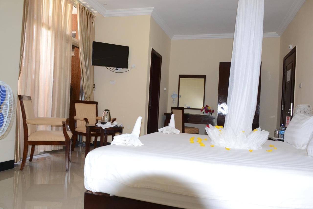 Asinuara Hotel บาเฮอร์ดาร์ ภายนอก รูปภาพ
