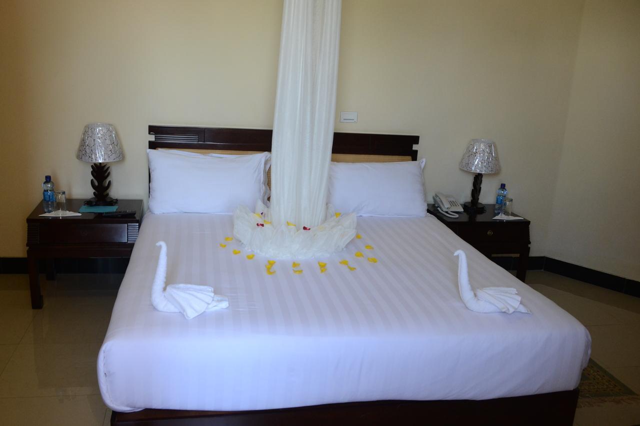 Asinuara Hotel บาเฮอร์ดาร์ ภายนอก รูปภาพ