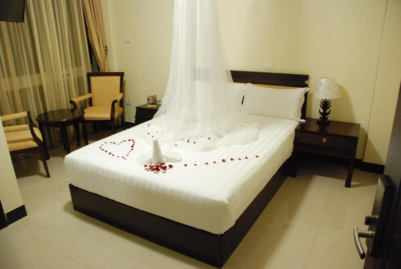 Asinuara Hotel บาเฮอร์ดาร์ ภายนอก รูปภาพ