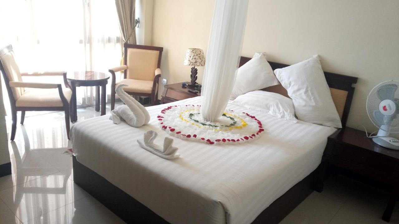Asinuara Hotel บาเฮอร์ดาร์ ภายนอก รูปภาพ